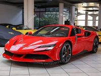 Usata Ferrari SF90 999 CV (734 kW) 2023 Rosso Cabrio