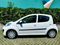 Usata Peugeot 107 68 CV (50 kW) 2013 Bianco Utilitaria