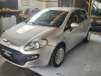 Usata Fiat Grande Punto 77 CV (56 kW) 2010 Grigio Utilitaria