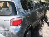 Begagnad Toyota Yaris 86 HK (63 kW) 2000 Grå Sedan
