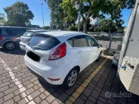 Usata Ford Fiesta Titanium 97 CV (71 kW) 2013 Bianco Berlina