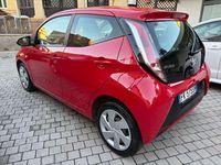 Usata Toyota Aygo Cool 69 CV (50 kW) 2017 Rosso Utilitaria