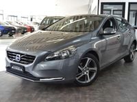 Usata Volvo V40 R-Design 115 CV (84 kW) 2014 Bianco Berlina