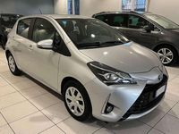 Usata Toyota Yaris Hybrid Business Edition 73 CV (53 kW) 2018 Argento Berlina