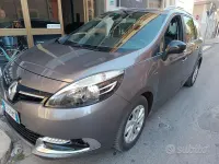 Usata Renault Scénic LIMITED 110 CV (80 kW) 2015 Grigio Monovolume