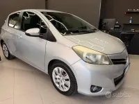 Begagnad Toyota Yaris Active 90 HK (66 kW) 2013 Grå Halvkombi