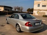 Usata Mercedes E270 177 CV (130 kW) 2004 Grigio Berlina