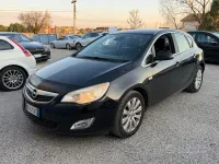 Usata Opel Astra 110 CV (80 kW) 2011 Nero Berlina
