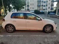 Usata VW Golf VI 105 CV (77 kW) 2011 Bianco Berlina