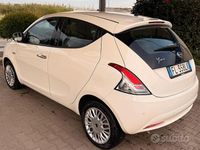 Usata Lancia Ypsilon 69 CV (50 kW) 2018 Bianco Utilitaria