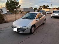Usata Opel Tigra Edition 90 CV (66 kW) 2000 Argento Coupé