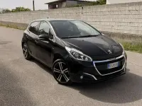 Usata Peugeot 208 GT-line 99 CV (72 kW) 2016 Utilitaria