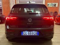 Usata VW Golf VIII Life 131 CV (96 kW) 2021 Grigio Berlina