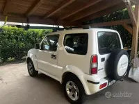 Usata Suzuki Jimny 86 CV (63 kW) 2005 Bianco SUV