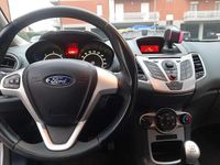 Usata Ford Fiesta Ambiente 75 CV (55 kW) 2009 Grigio Berlina