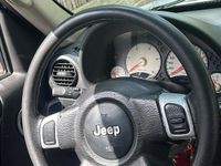 Usata Jeep Cherokee 116 CV (85 kW) 2004 Grigio SUV