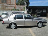 Usata Alfa Romeo 75 120 CV (88 kW) 1990 Argento metallizzato Berlina
