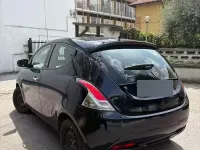 Usata Lancia Ypsilon Silver 69 CV (50 kW) 2017 Bluazzurro Utilitaria