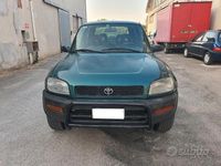 Usata Toyota RAV4 129 CV (94 kW) 1996 Verde Station wagon