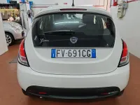Usata Lancia Ypsilon 69 CV (50 kW) 2019 Bianco