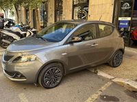 Usata Lancia Ypsilon Gold 71 CV (52 kW) 2023 Grigio pietra metallizzato Utilitaria