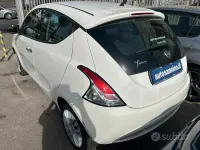 Usata Lancia Ypsilon Gold 69 CV (50 kW) 2017 Bianco Utilitaria