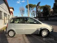 Begagnad Lancia Musa 69 HK (50 kW) 2005 Grå Minibuss