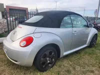 Usata VW New Beetle 105 CV (77 kW) 2007 Grigio Utilitaria