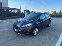 Usata Ford Fiesta 75 CV (55 kW) 2013 Grigio Utilitaria