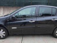 Usata Renault Clio II Dynamique 75 CV (55 kW) 2011 Nero Berlina
