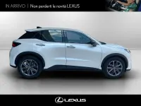 Nuova Lexus LBX 136 CV (100 kW) 2026 Bianco perla SUV