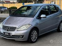 Usata Mercedes A180 108 CV (79 kW) 2010 Blu Berlina