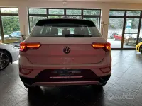 Usata VW T-Roc Life 116 CV (85 kW) 2023 Beige SUV