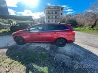 Begagnad Ford Focus Titanium 125 HK (91 kW) 2012 Röd Kombi