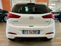 Usata Hyundai i20 GO! 75 CV (55 kW) 2016 Bianco Utilitaria