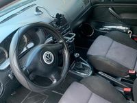 Usata VW Golf IV 105 CV (77 kW) 2003 Blu Utilitaria