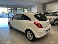 Usata Opel Corsa Club 86 CV (63 kW) 2012 Bianco Berlina