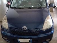 Usata Toyota Yaris 2000 Blu Station wagon