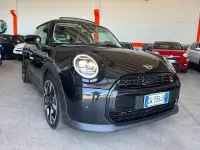 Usata Mini Cooper Favoured 204 CV (150 kW) 2024 Nero Utilitaria