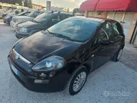 Usata Fiat Grande Punto 69 CV (50 kW) 2011 Nero Utilitaria
