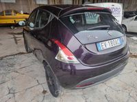 Usata Lancia Ypsilon 84 CV (61 kW) 2014 Viola Utilitaria
