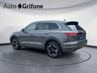 Usata VW Touareg Elegance 231 CV (169 kW) 2023 Arancione SUV