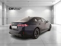 Usata BMW 550e M Sport 313 CV (230 kW) 2025 Bluazzurro Berlina