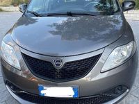 Usata Lancia Ypsilon Gold 69 CV (50 kW) 2019 Grigio Utilitaria