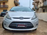 Usata Ford Fiesta Titanium 70 CV (51 kW) 2012 Grigio Berlina