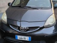 Usata Toyota Aygo Sol 68 CV (50 kW) 2005 Grigio Utilitaria