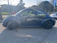Usata VW New Beetle 116 CV (85 kW) 2000 Blu Utilitaria