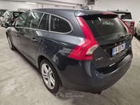 Usata Volvo V60 Kinetic 120 CV (88 kW) 2017 Grigio Station wagon