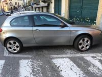Usata Alfa Romeo 147 120 CV (88 kW) 2006 Grigio Utilitaria