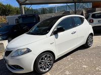 Usata Lancia Ypsilon Platinum 69 CV (50 kW) 2016 Bianco Utilitaria